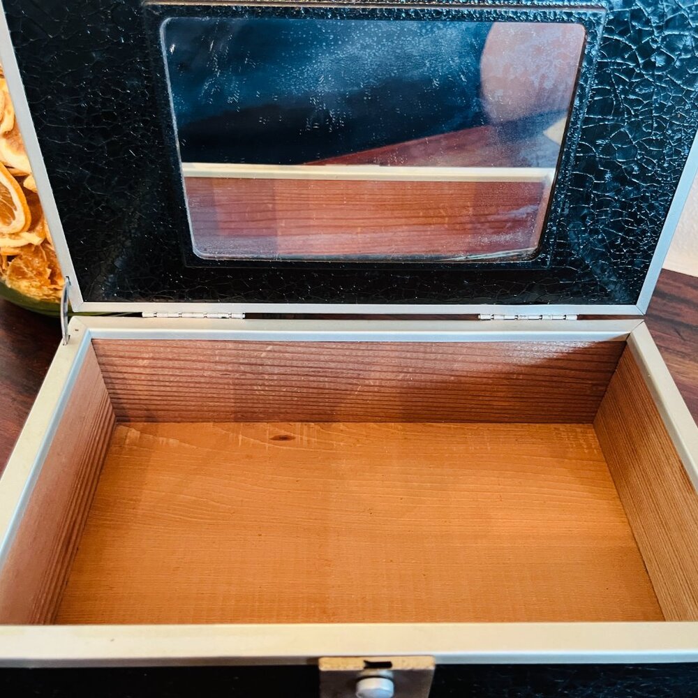 Antique 1920s Box Wood Metal Leather Floral Grandma Cottagecore Americana Histor - Picture 9 of 15
